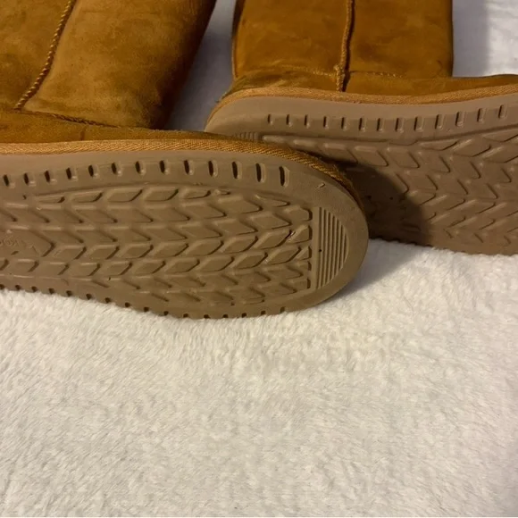 Women’s Koolaburra by Ugg Tan Suede Boots - Picture 3 of 6